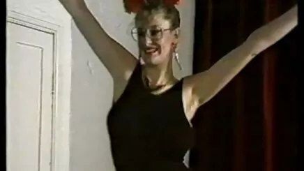 Nhảy qua sex hoc sinh 2k cửa sổ