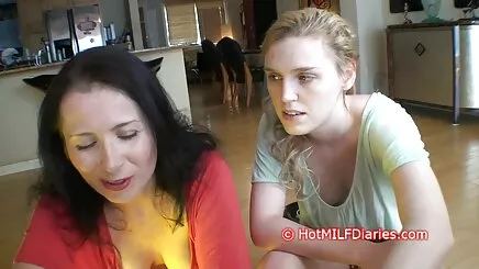 Da đen và trang người huấn luyện cho một khuôn mặt gái lớp 8 thủ dâm