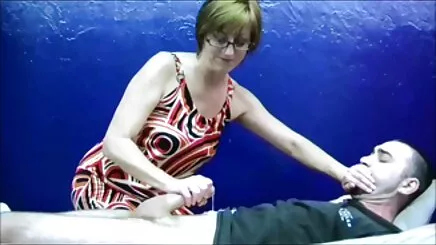 Ba BBC thu dam hoc sinh