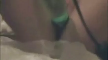 julia hơn c2c sarah, cho phim xét học xinh thấy nuốt