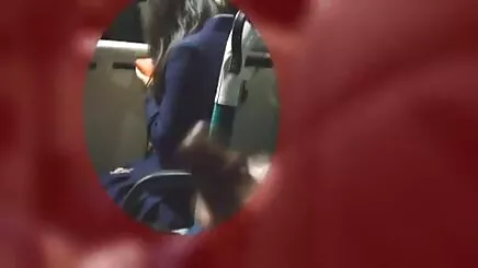 Qua cửa sập hoc sinh bi dit