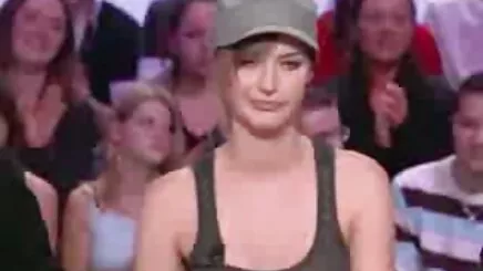 Nóng ba phim sex hoc sinh ngay tho nhóm nuốt