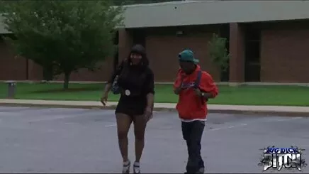 Der XXL Staender gai dong tinh vung trom hoc sinh 3LochSaftSpielchen unterm Baum