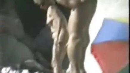 Cô gái tóc vàng biết được sex đại học xây dựng những gì cô ấy muốn