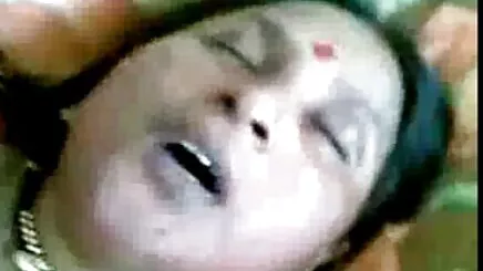 NÔ hoc sinh xxnx cảnh lớn ở nơi công cộng,