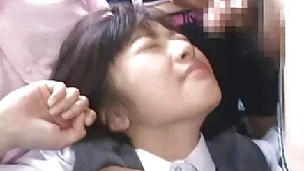 2 chín chia xes nu xinh sẻ kiêm của họ