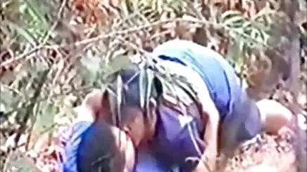 Theo dõi chịch gái cấp 2 em gái tôi